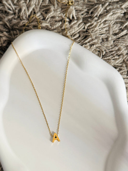 Initiale Necklace - A, S, M, R, H