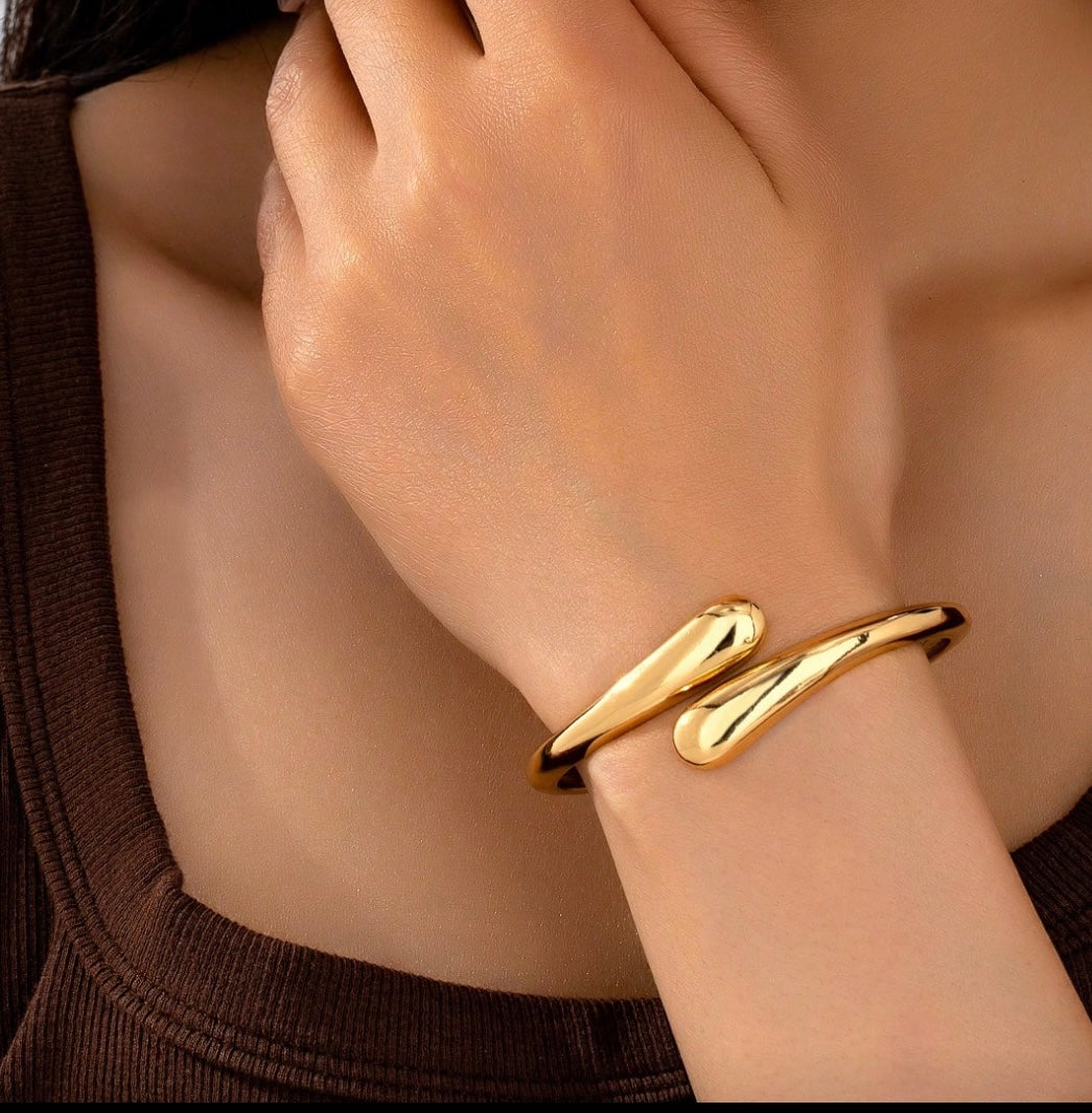 Gold Minimalist Bracelet